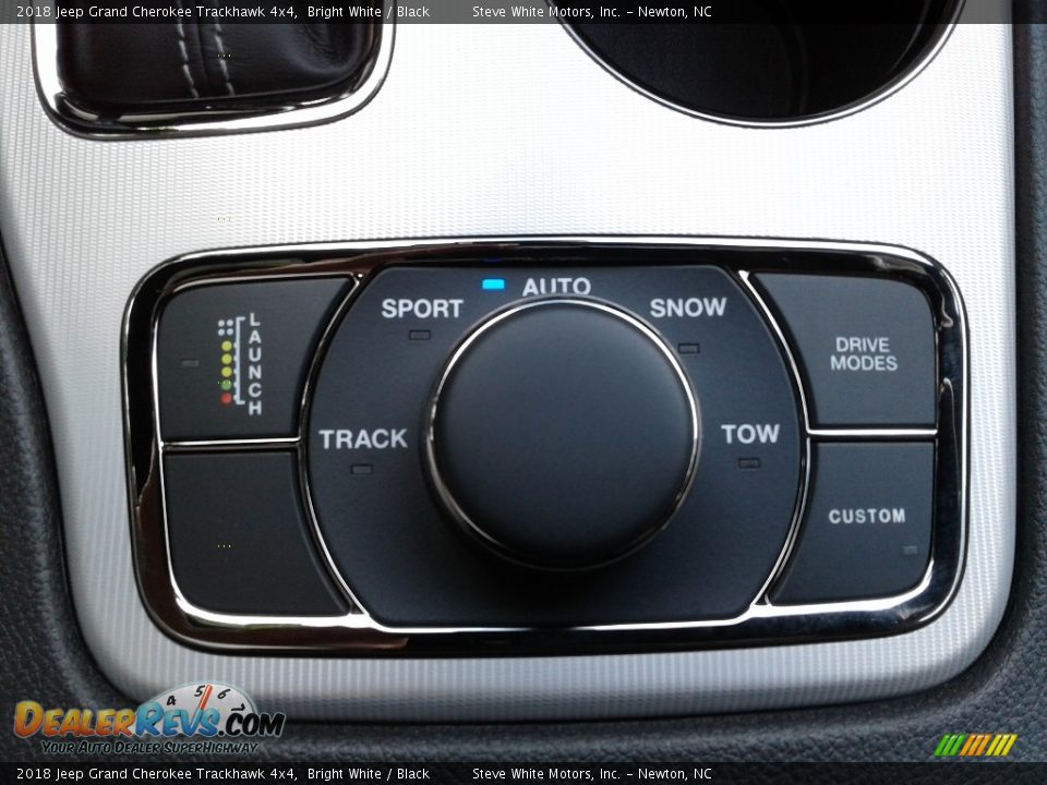 Controls of 2018 Jeep Grand Cherokee Trackhawk 4x4 Photo #33