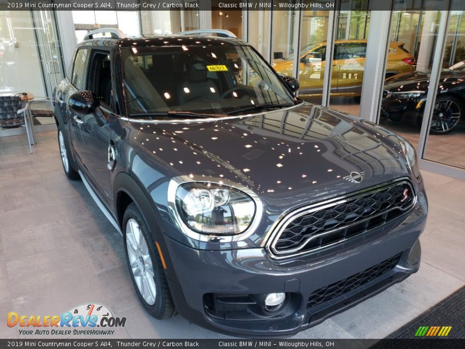 Front 3/4 View of 2019 Mini Countryman Cooper S All4 Photo #1
