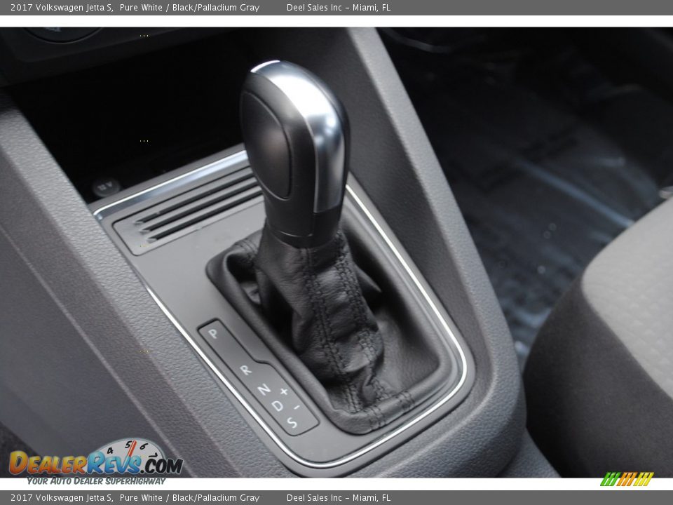 2017 Volkswagen Jetta S Pure White / Black/Palladium Gray Photo #15