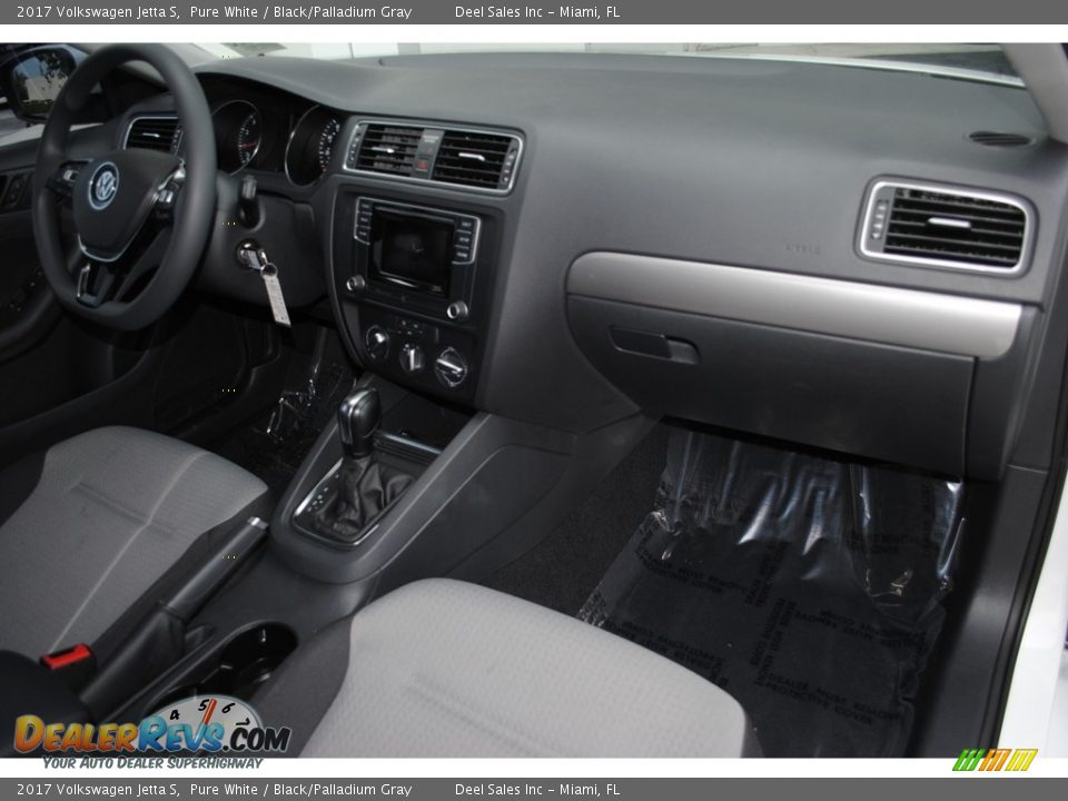 2017 Volkswagen Jetta S Pure White / Black/Palladium Gray Photo #18