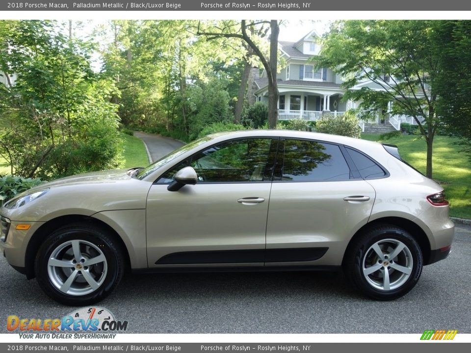 2018 Porsche Macan Palladium Metallic / Black/Luxor Beige Photo #3