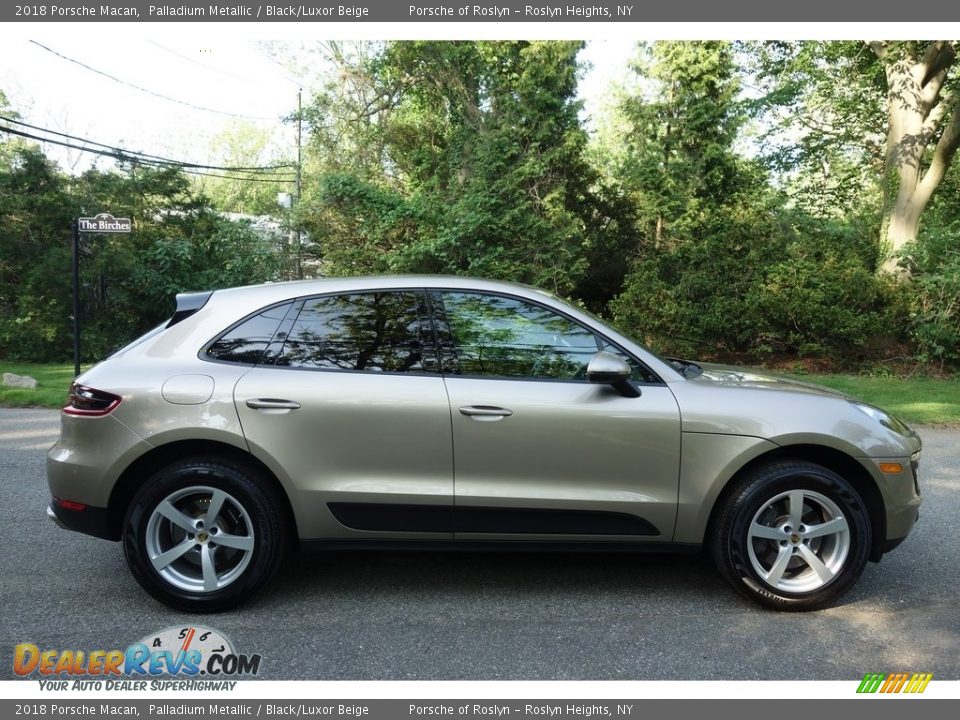 Palladium Metallic 2018 Porsche Macan  Photo #7