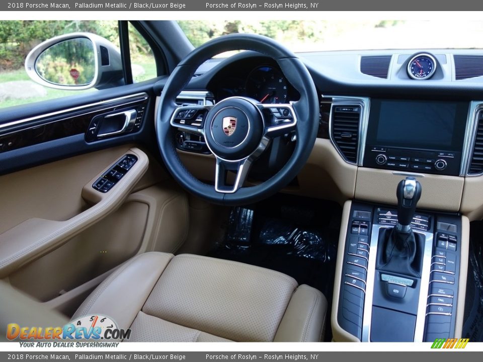 2018 Porsche Macan Palladium Metallic / Black/Luxor Beige Photo #13