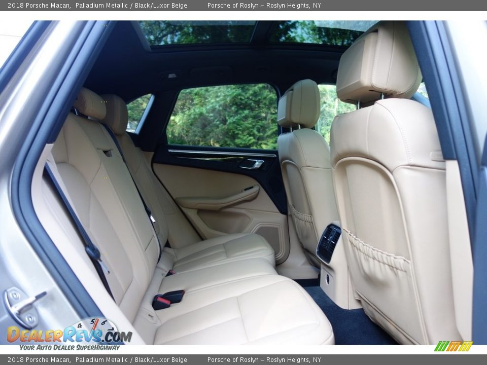 Rear Seat of 2018 Porsche Macan  Photo #19