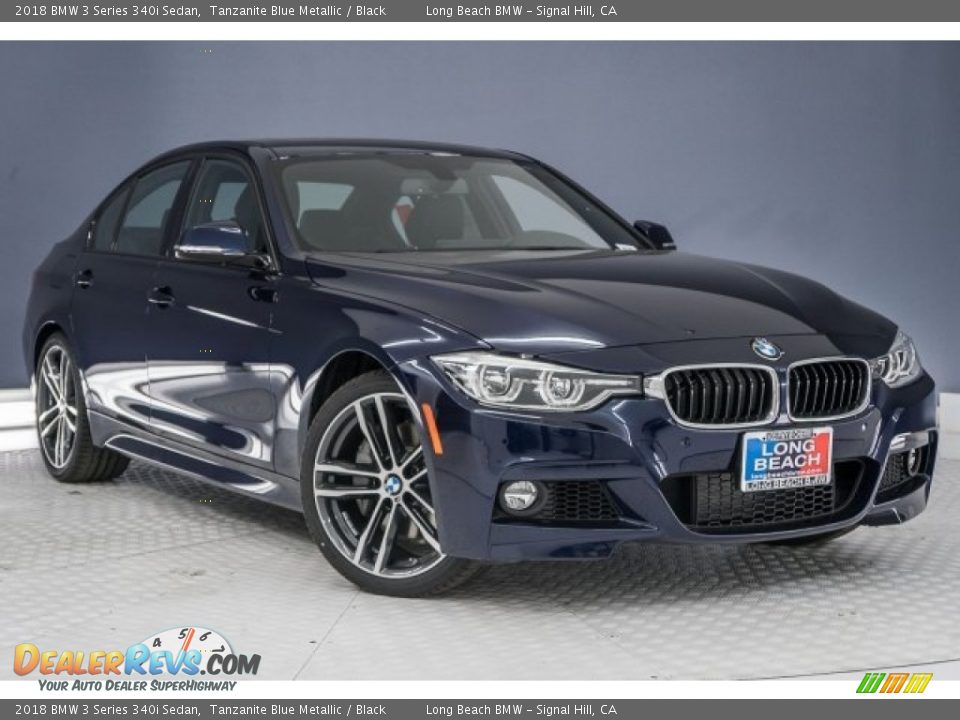 Front 3/4 View of 2018 BMW 3 Series 340i Sedan Photo #10