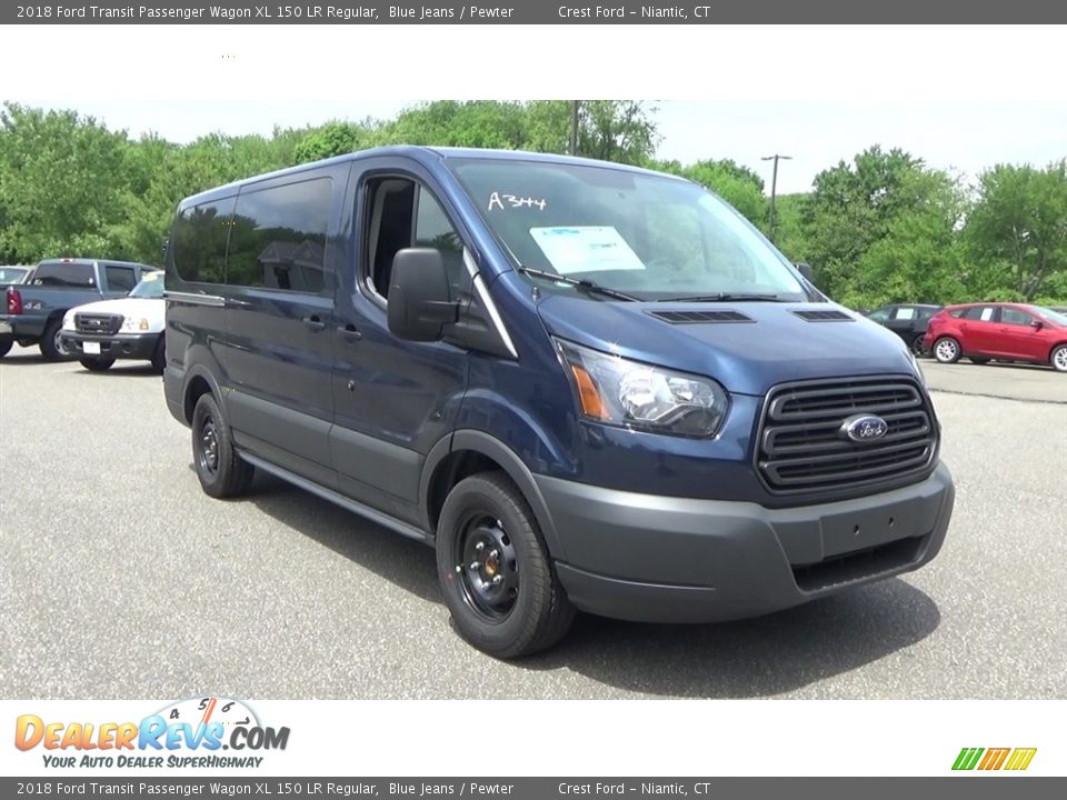 Front 3/4 View of 2018 Ford Transit Passenger Wagon XL 150 LR Regular Photo #1