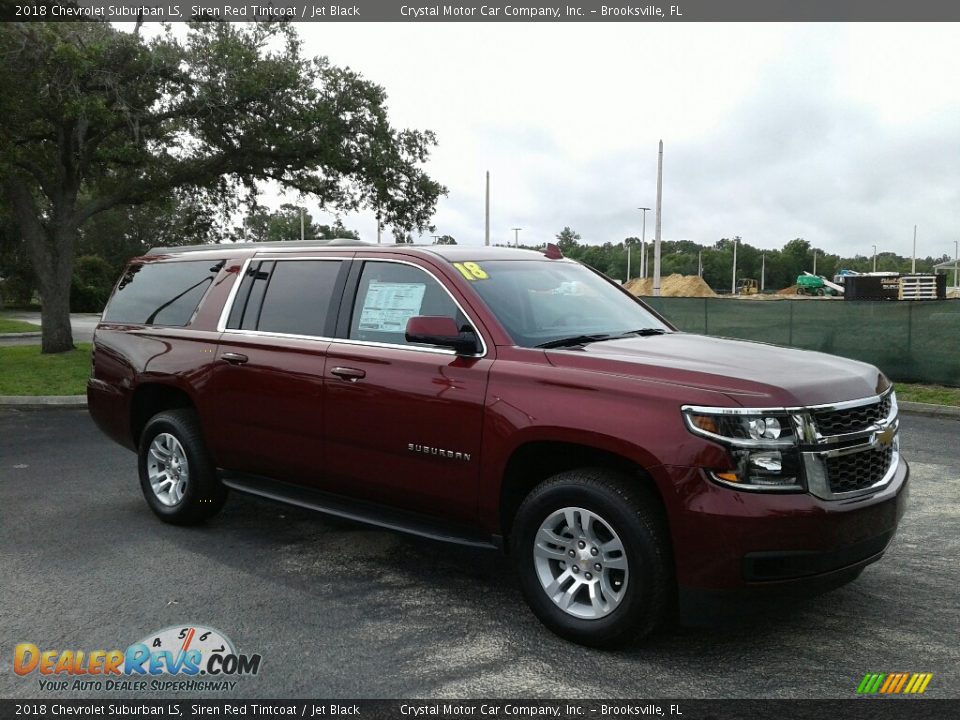 Front 3/4 View of 2018 Chevrolet Suburban LS Photo #7