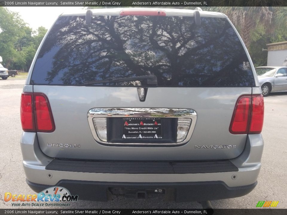 2006 Lincoln Navigator Luxury Satellite Silver Metallic / Dove Grey Photo #4