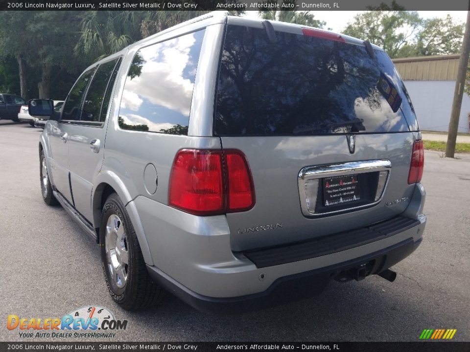 2006 Lincoln Navigator Luxury Satellite Silver Metallic / Dove Grey Photo #5