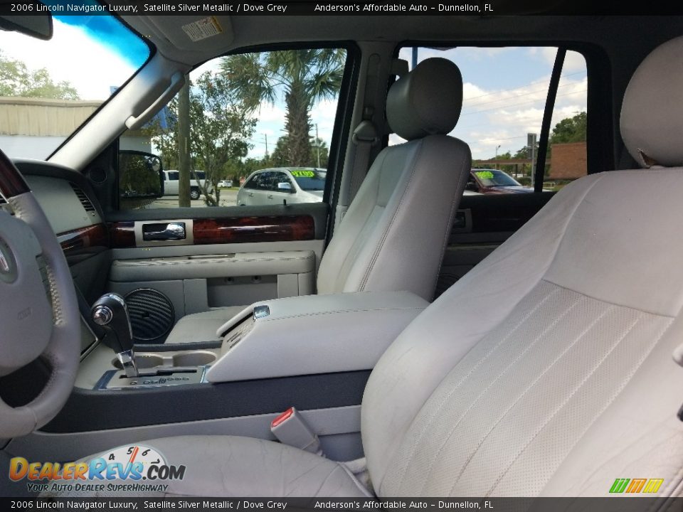 2006 Lincoln Navigator Luxury Satellite Silver Metallic / Dove Grey Photo #11