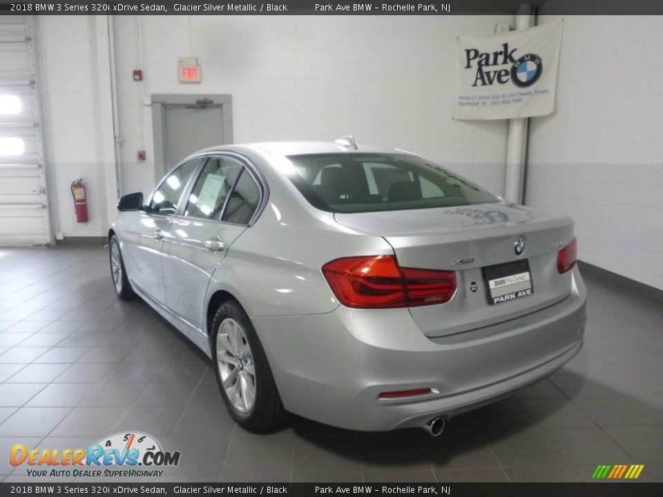 2018 BMW 3 Series 320i xDrive Sedan Glacier Silver Metallic / Black Photo #3