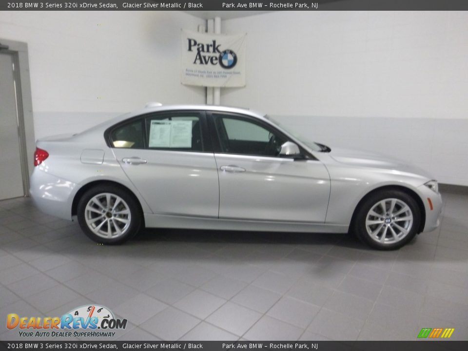 2018 BMW 3 Series 320i xDrive Sedan Glacier Silver Metallic / Black Photo #6
