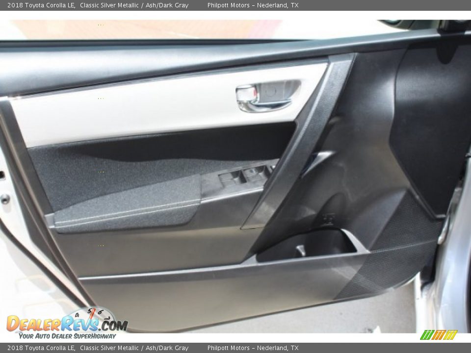 2018 Toyota Corolla LE Classic Silver Metallic / Ash/Dark Gray Photo #12