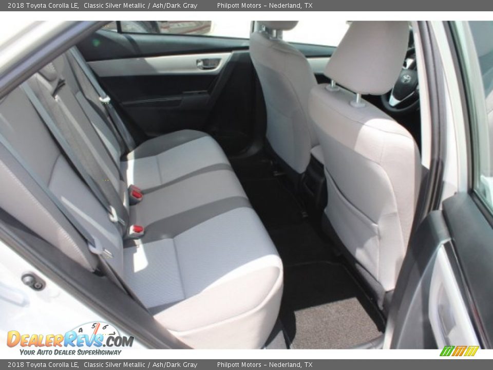 2018 Toyota Corolla LE Classic Silver Metallic / Ash/Dark Gray Photo #28