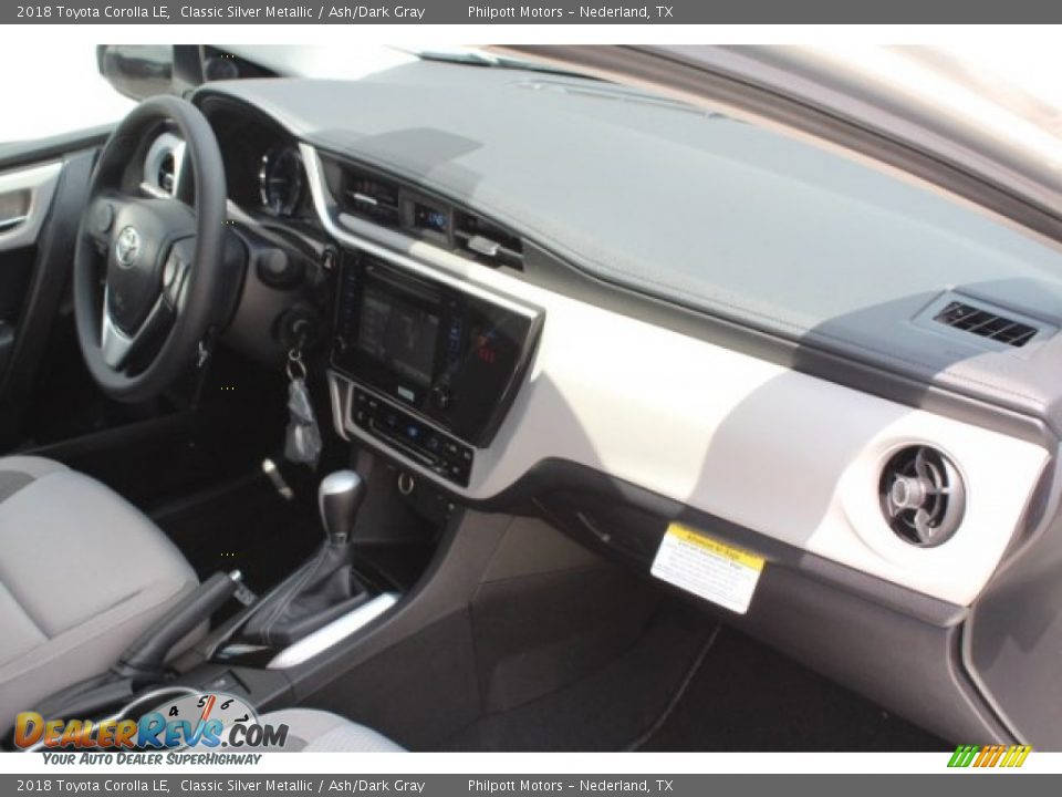 2018 Toyota Corolla LE Classic Silver Metallic / Ash/Dark Gray Photo #30