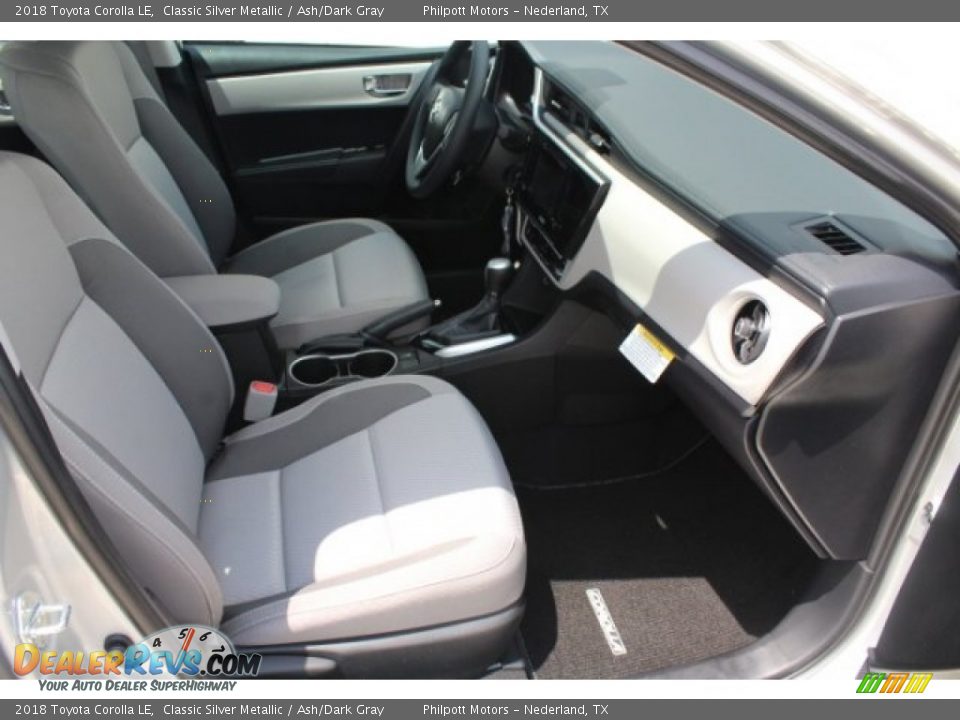 2018 Toyota Corolla LE Classic Silver Metallic / Ash/Dark Gray Photo #31