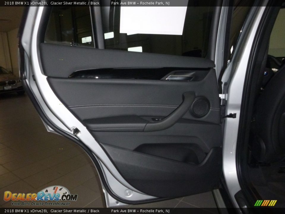 2018 BMW X1 xDrive28i Glacier Silver Metallic / Black Photo #12