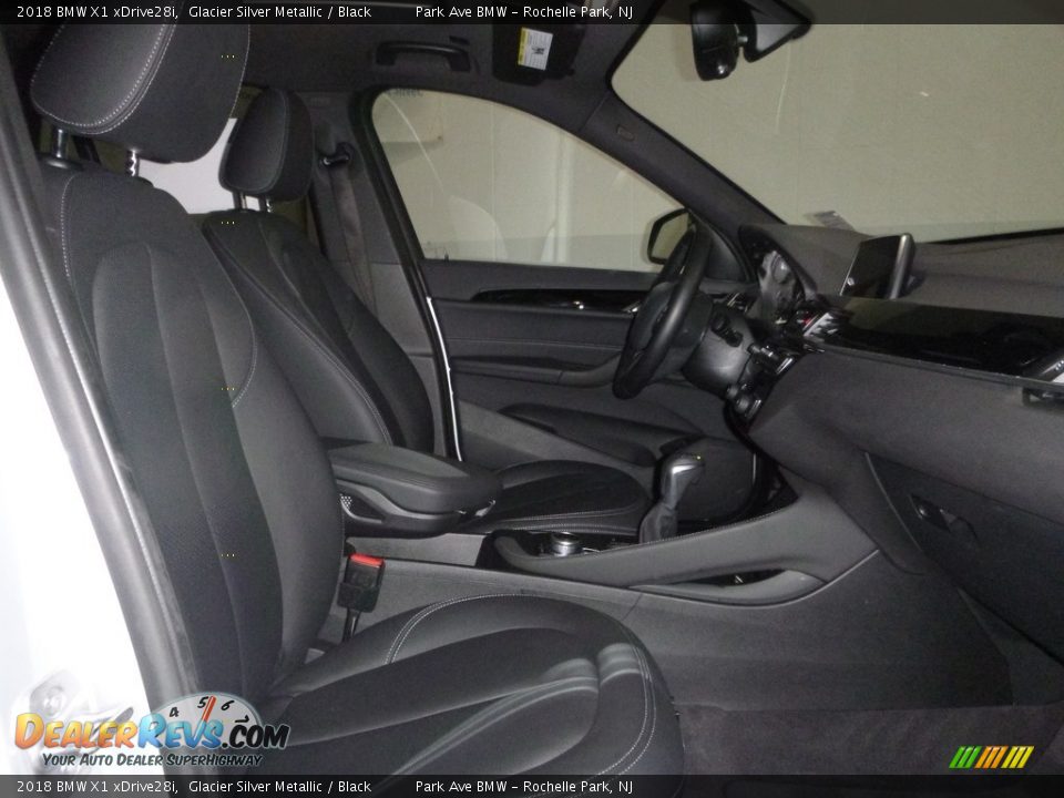 2018 BMW X1 xDrive28i Glacier Silver Metallic / Black Photo #16