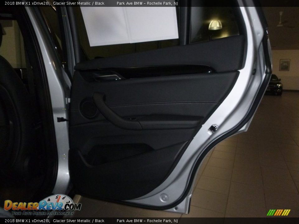 2018 BMW X1 xDrive28i Glacier Silver Metallic / Black Photo #17