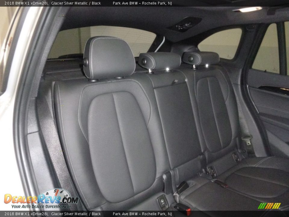 2018 BMW X1 xDrive28i Glacier Silver Metallic / Black Photo #18