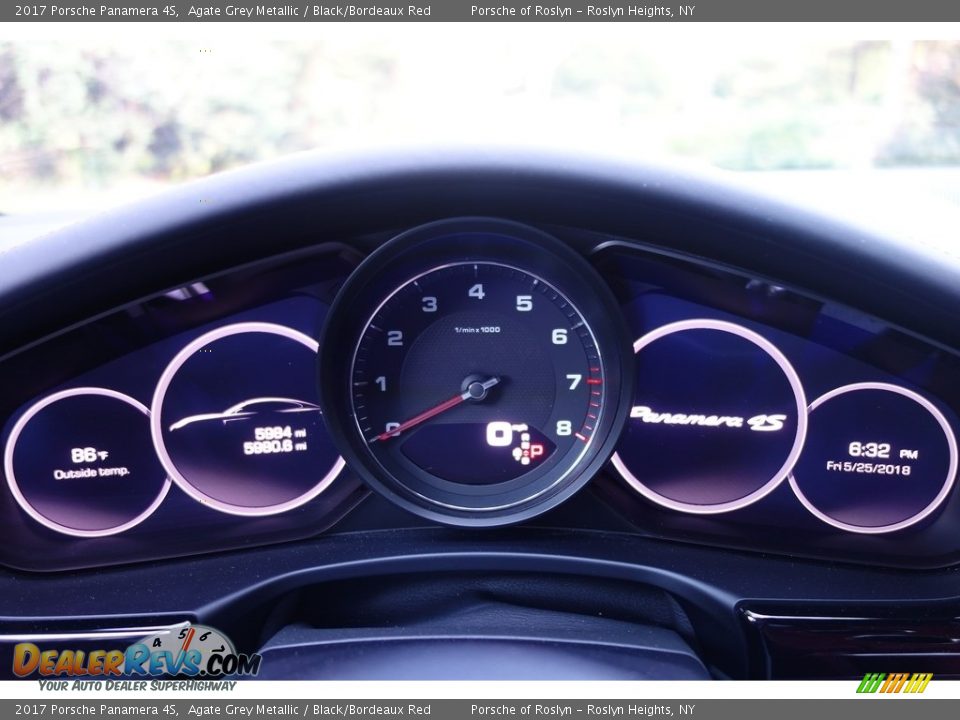 2017 Porsche Panamera 4S Gauges Photo #18