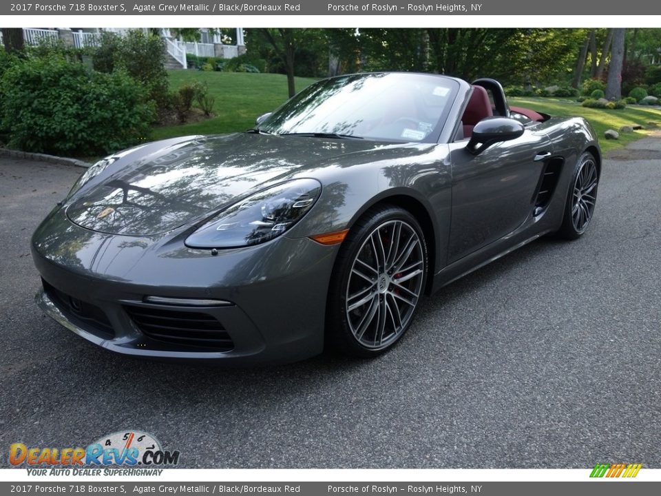 Front 3/4 View of 2017 Porsche 718 Boxster S Photo #1
