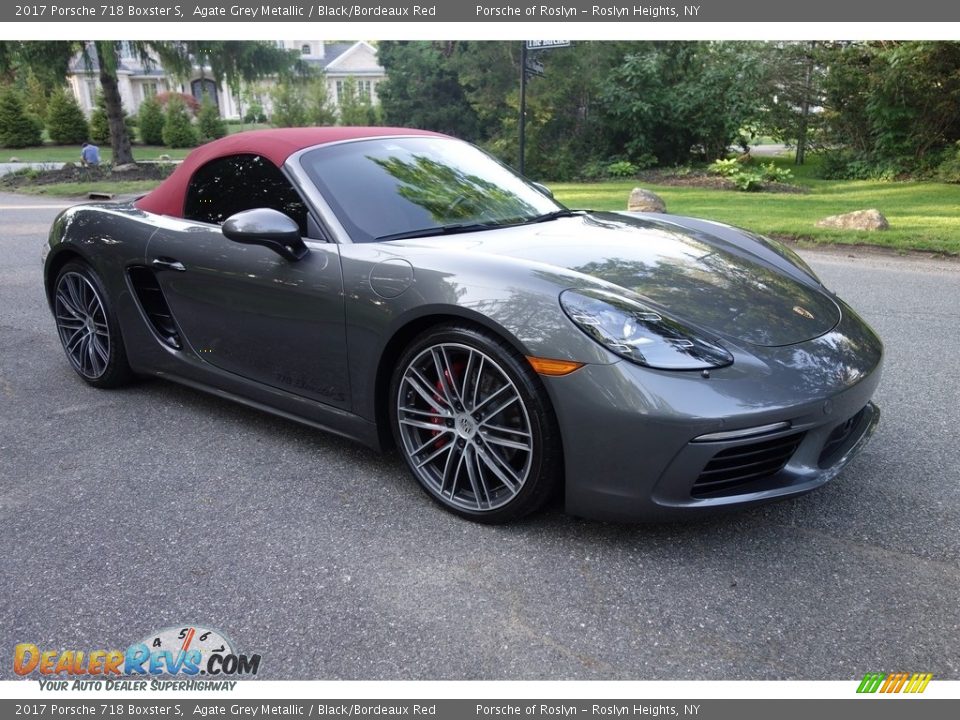 Front 3/4 View of 2017 Porsche 718 Boxster S Photo #8