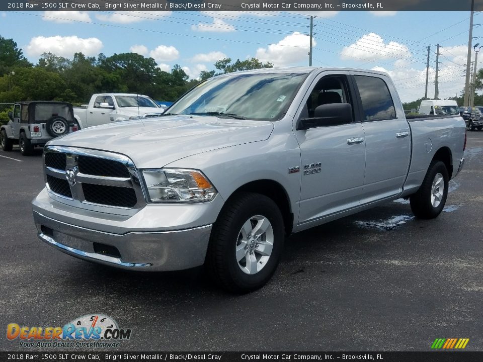Front 3/4 View of 2018 Ram 1500 SLT Crew Cab Photo #1
