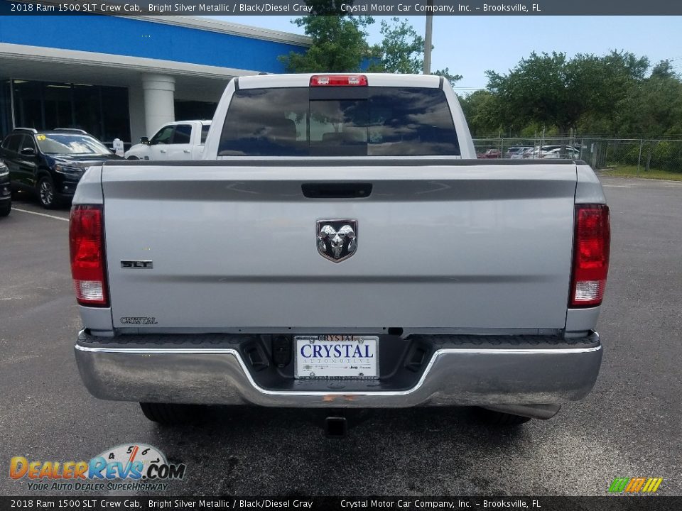 2018 Ram 1500 SLT Crew Cab Bright Silver Metallic / Black/Diesel Gray Photo #4