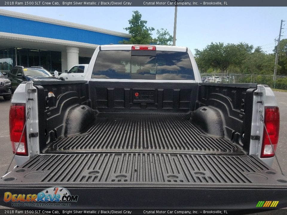 2018 Ram 1500 SLT Crew Cab Bright Silver Metallic / Black/Diesel Gray Photo #19