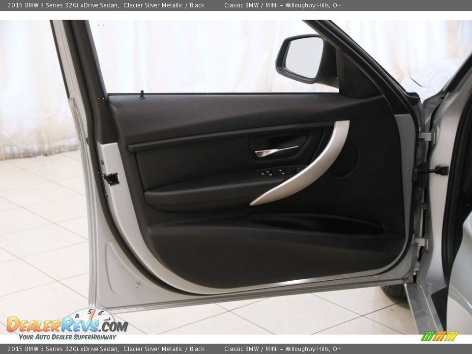 2015 BMW 3 Series 320i xDrive Sedan Glacier Silver Metallic / Black Photo #4