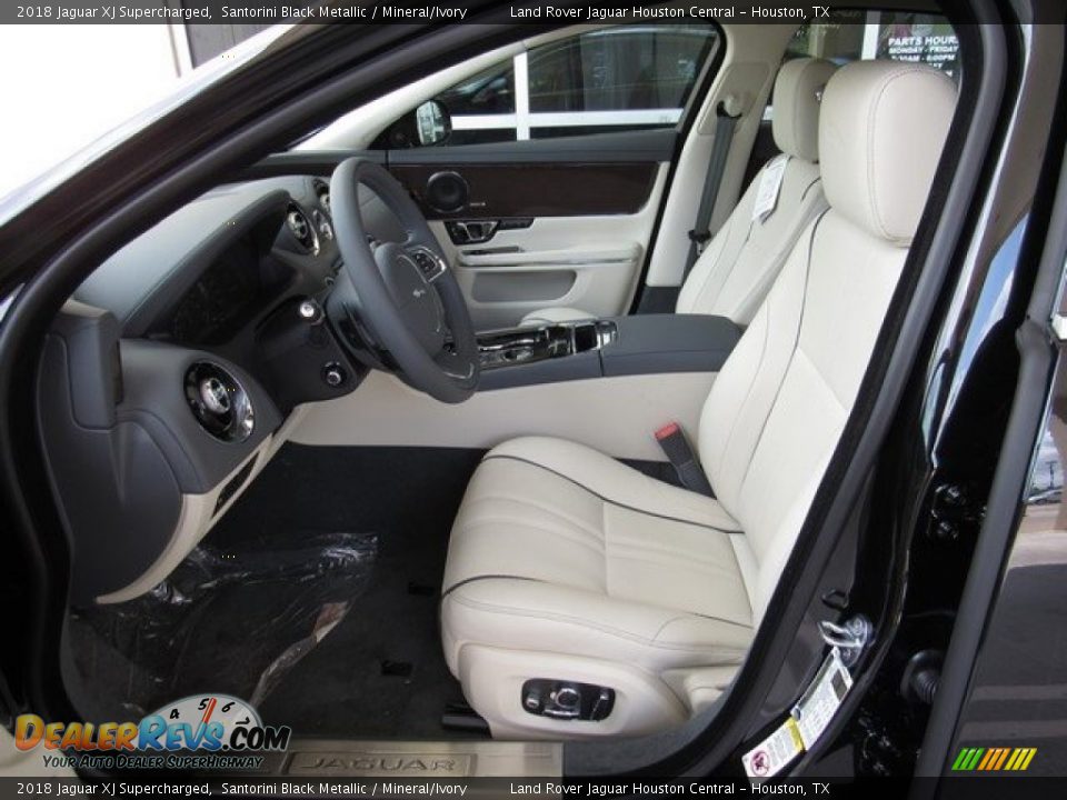 2018 Jaguar XJ Supercharged Santorini Black Metallic / Mineral/Ivory Photo #3
