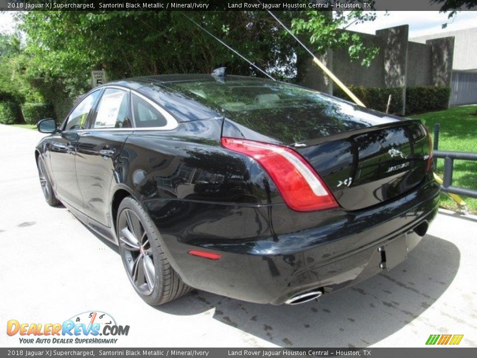 2018 Jaguar XJ Supercharged Santorini Black Metallic / Mineral/Ivory Photo #12