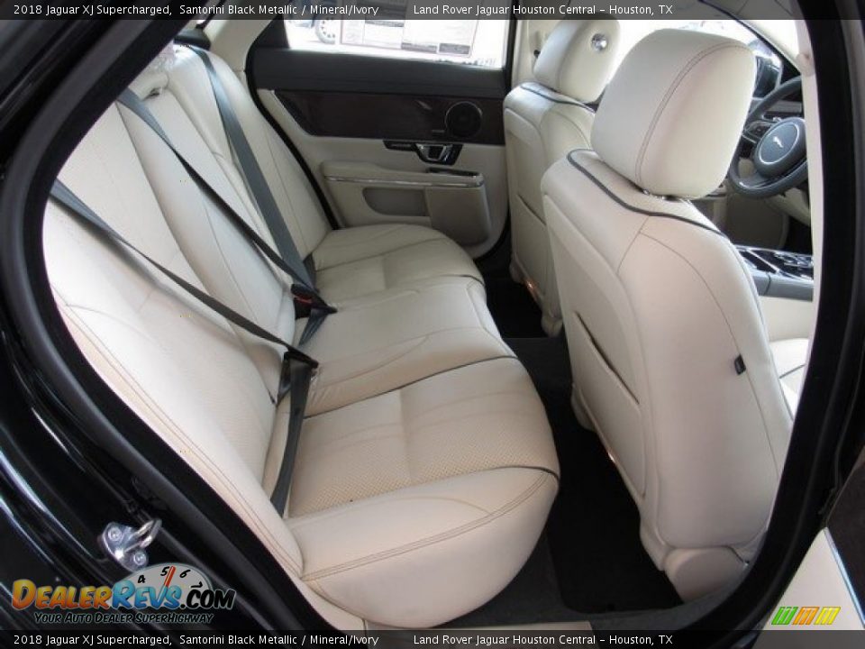 2018 Jaguar XJ Supercharged Santorini Black Metallic / Mineral/Ivory Photo #19