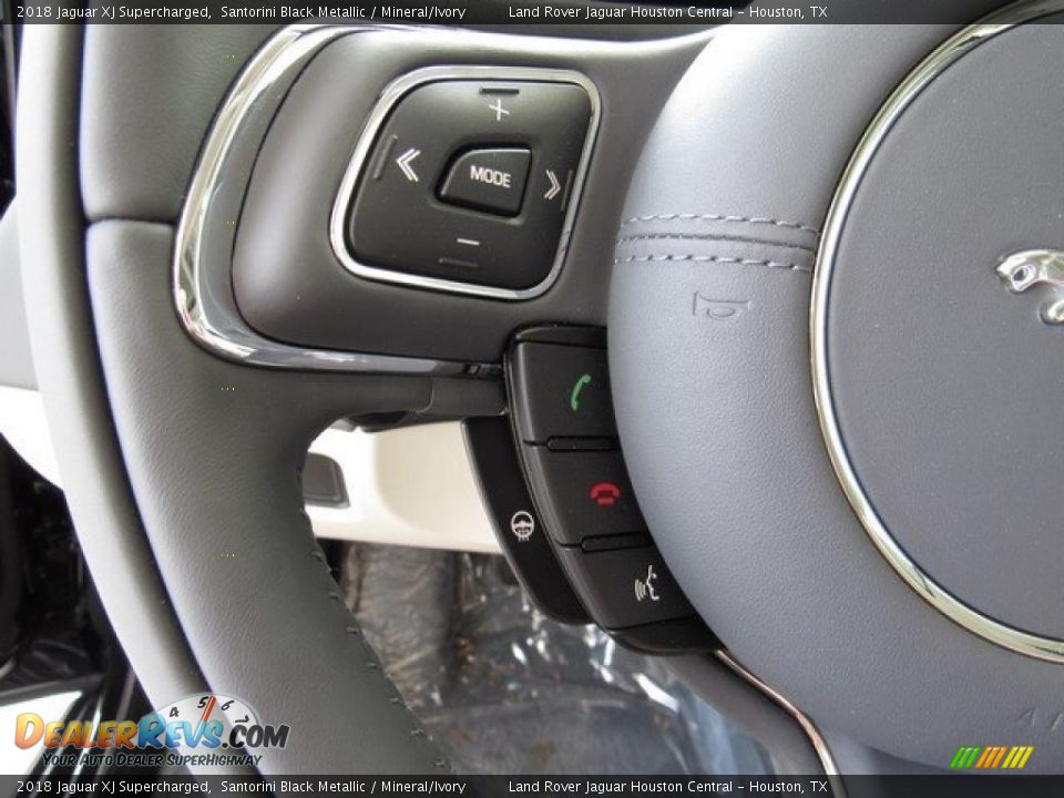 2018 Jaguar XJ Supercharged Santorini Black Metallic / Mineral/Ivory Photo #28
