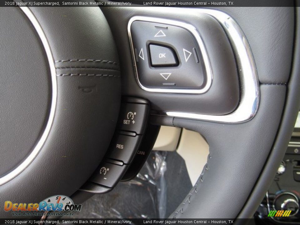 2018 Jaguar XJ Supercharged Santorini Black Metallic / Mineral/Ivory Photo #29