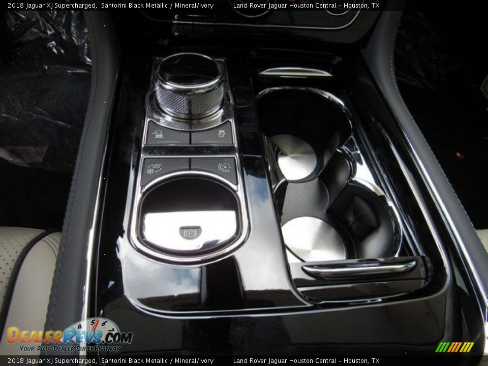 2018 Jaguar XJ Supercharged Santorini Black Metallic / Mineral/Ivory Photo #35