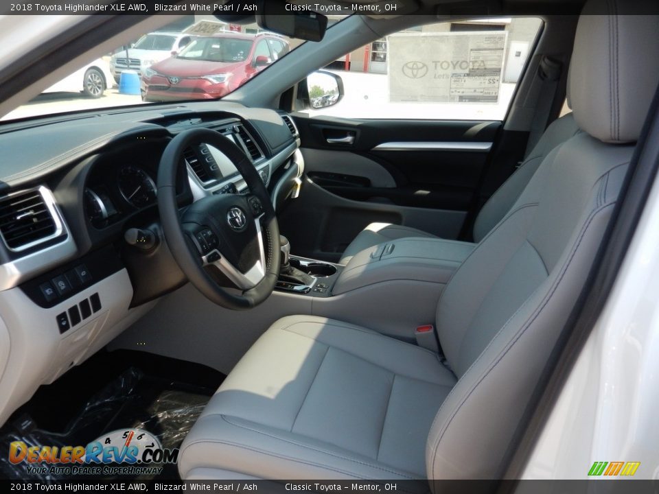 2018 Toyota Highlander XLE AWD Blizzard White Pearl / Ash Photo #3