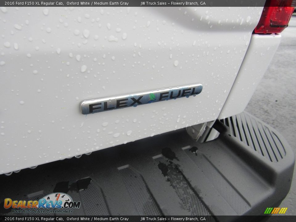 2016 Ford F150 XL Regular Cab Oxford White / Medium Earth Gray Photo #24