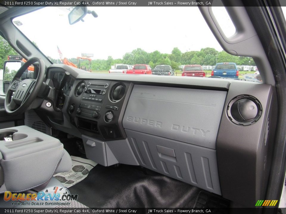 2011 Ford F250 Super Duty XL Regular Cab 4x4 Oxford White / Steel Gray Photo #11