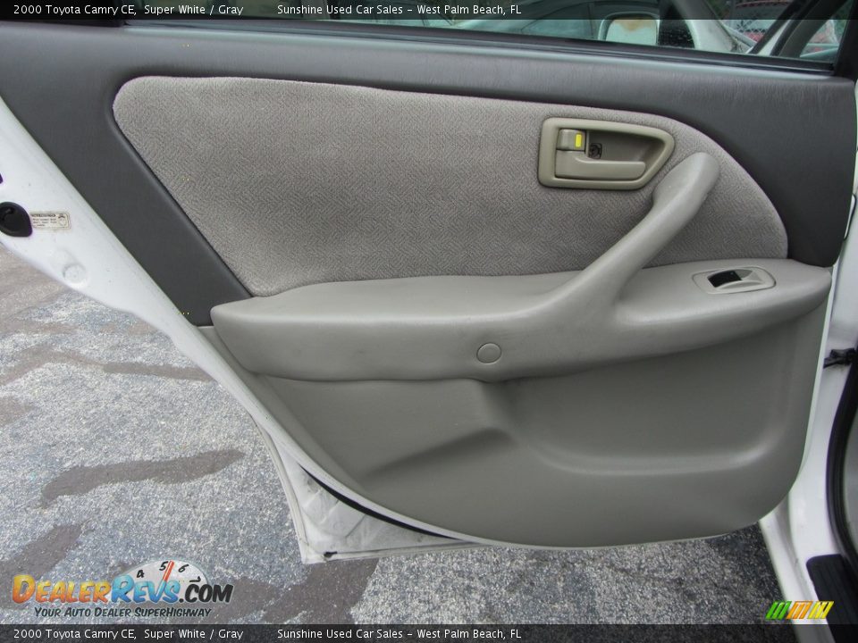 2000 Toyota Camry CE Super White / Gray Photo #12