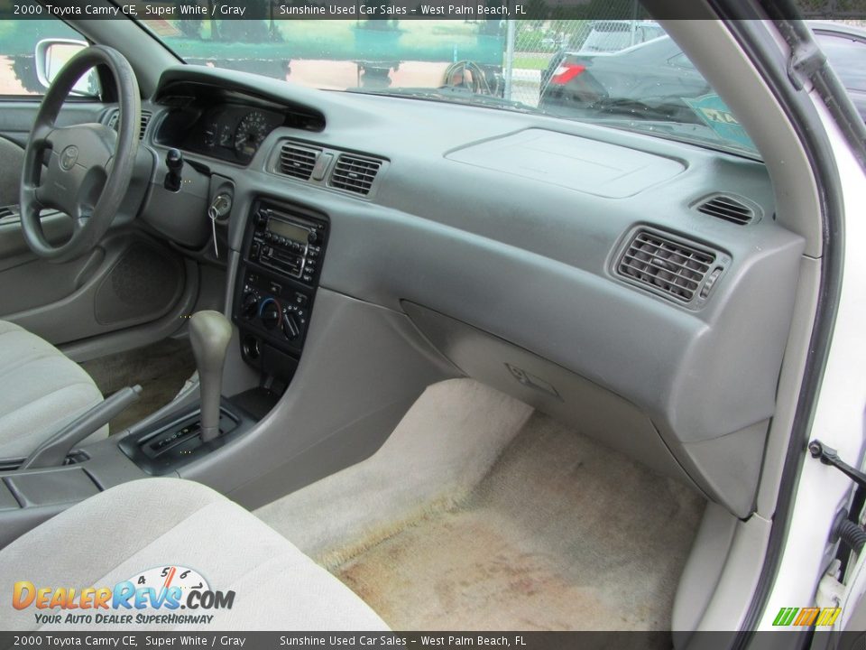 2000 Toyota Camry CE Super White / Gray Photo #15