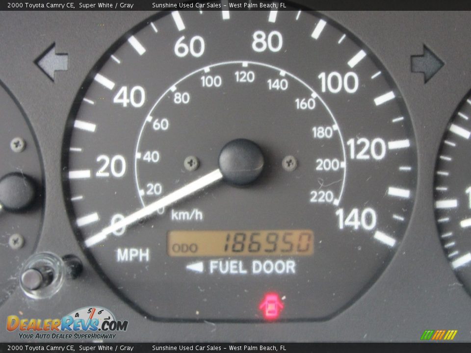2000 Toyota Camry CE Super White / Gray Photo #19