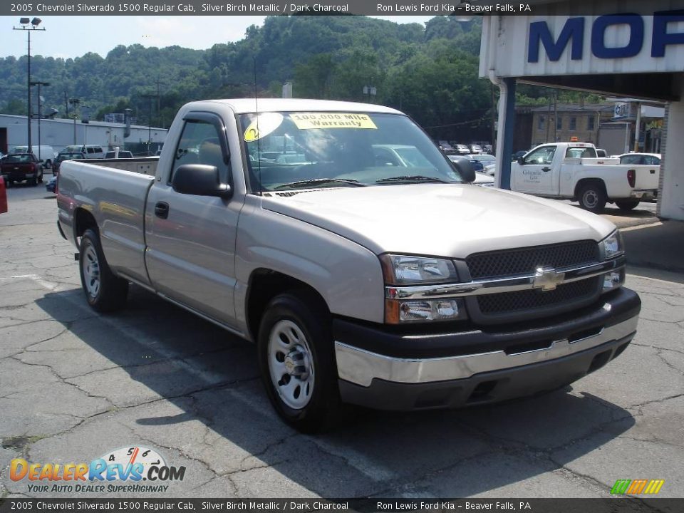 2005 Chevrolet Silverado 1500 Regular Cab Silver Birch Metallic / Dark Charcoal Photo #15
