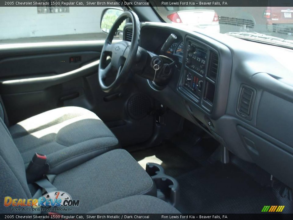 2005 Chevrolet Silverado 1500 Regular Cab Silver Birch Metallic / Dark Charcoal Photo #19