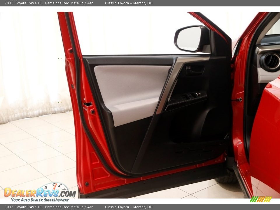 2015 Toyota RAV4 LE Barcelona Red Metallic / Ash Photo #4