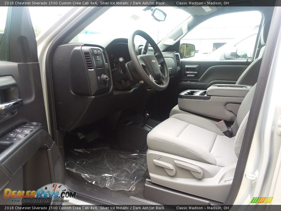 2018 Chevrolet Silverado 1500 Custom Crew Cab 4x4 Silver Ice Metallic / Dark Ash/Jet Black Photo #4