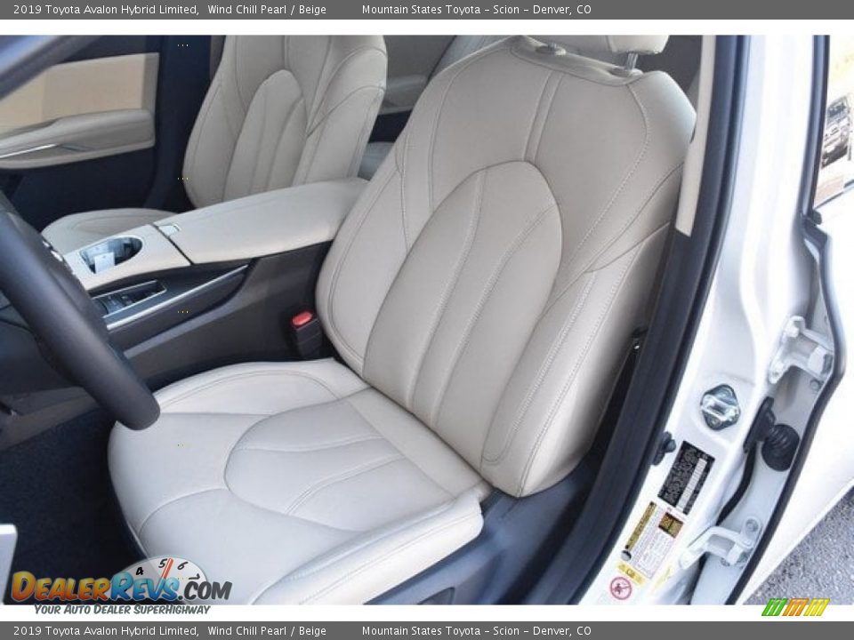 Front Seat of 2019 Toyota Avalon Hybrid Limited Photo #7
