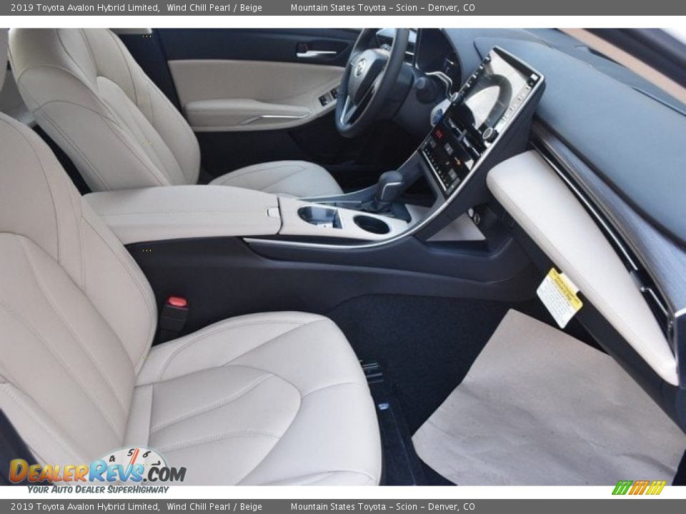 Front Seat of 2019 Toyota Avalon Hybrid Limited Photo #12