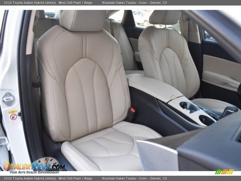 Front Seat of 2019 Toyota Avalon Hybrid Limited Photo #13